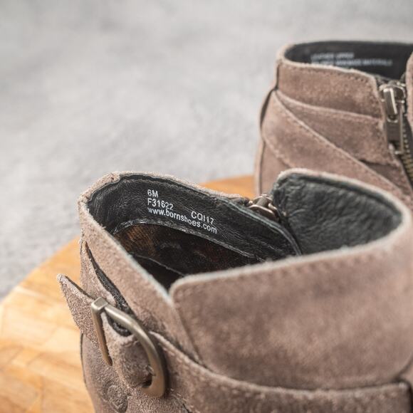 Born Jorgette Casual Ankle Booties Womens Size 6M Gray Nubuck Leather Zip Buckle - Picture 5 of 8